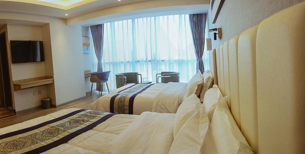 Gold Source Hotel Lima Buitenkant foto